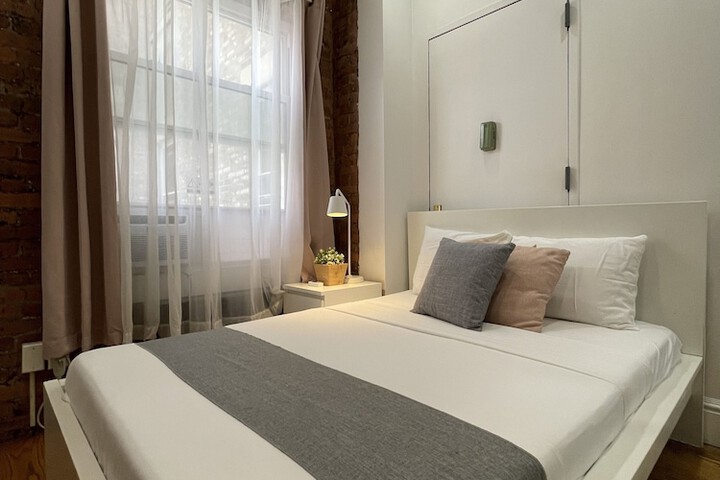 Room 9 of 236
