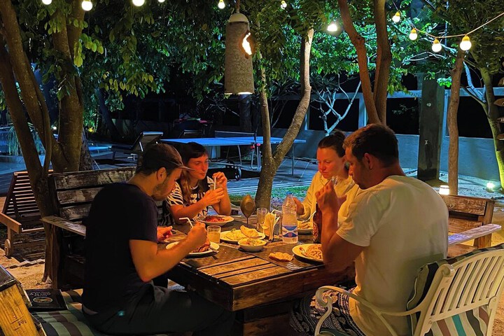 Dining 19 of 31
