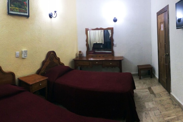 Room 6 of 27
