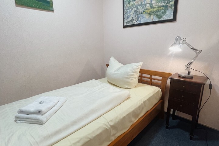 Room 27 of 131