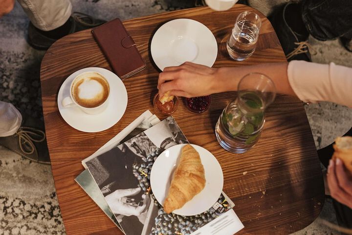 Breakfast/Coffee Service 24 of 47