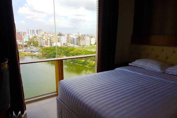 Room 11 of 20