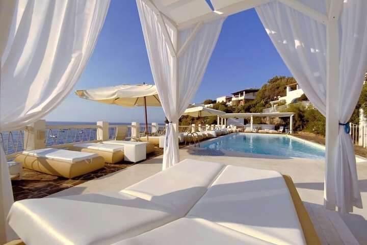 Pool Hotel