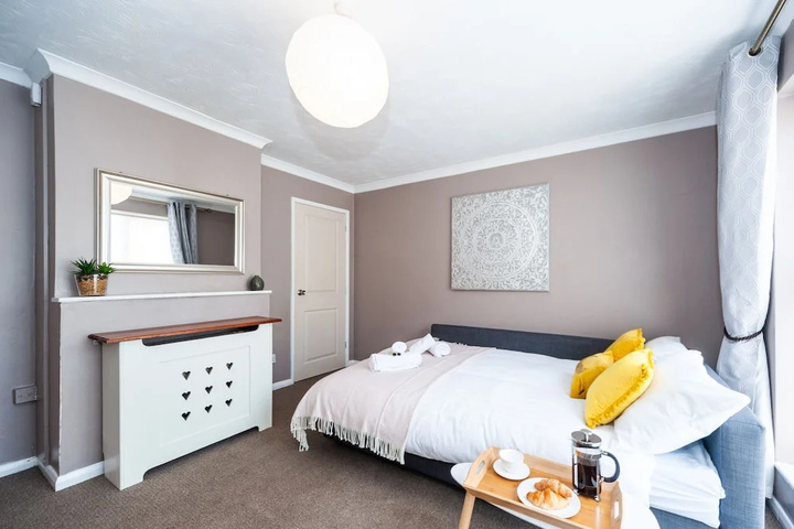 Room 5 of 15