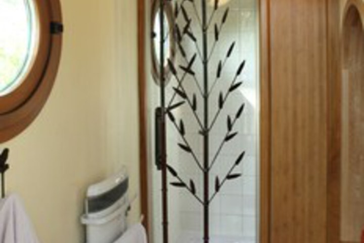 Room 3 of 32