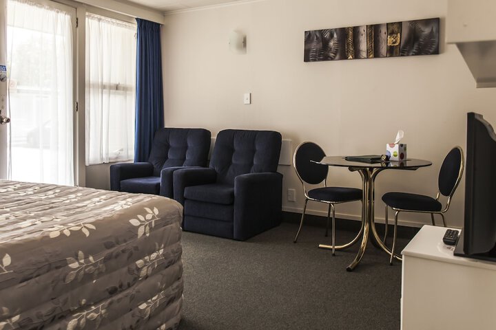 Room 4 of 85