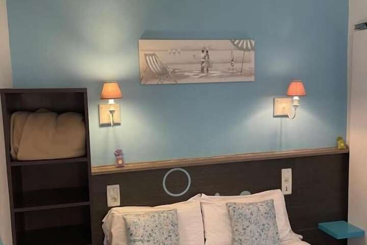 Room 25 of 87