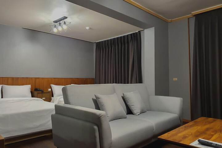 Room 15 of 21