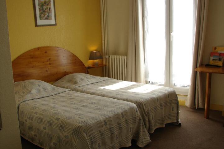 Room 4 of 43
