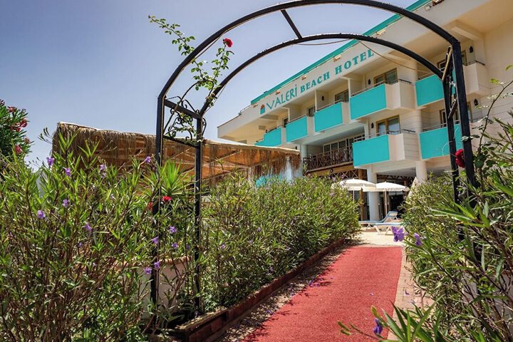 Hotel 33 of 33