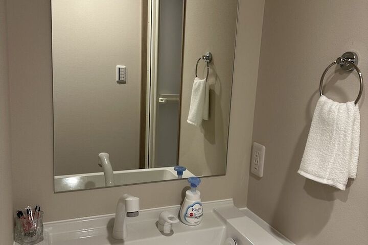 Room 6 of 15