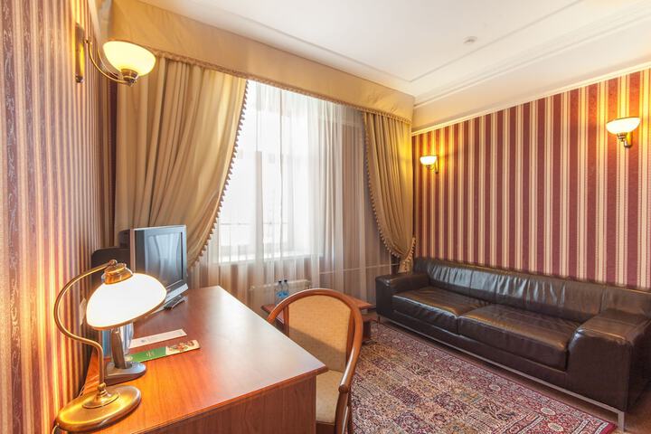 Room 27 of 64