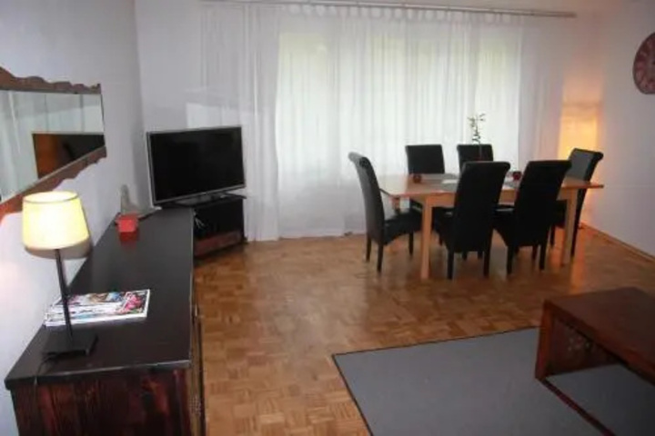 Room 5 of 17