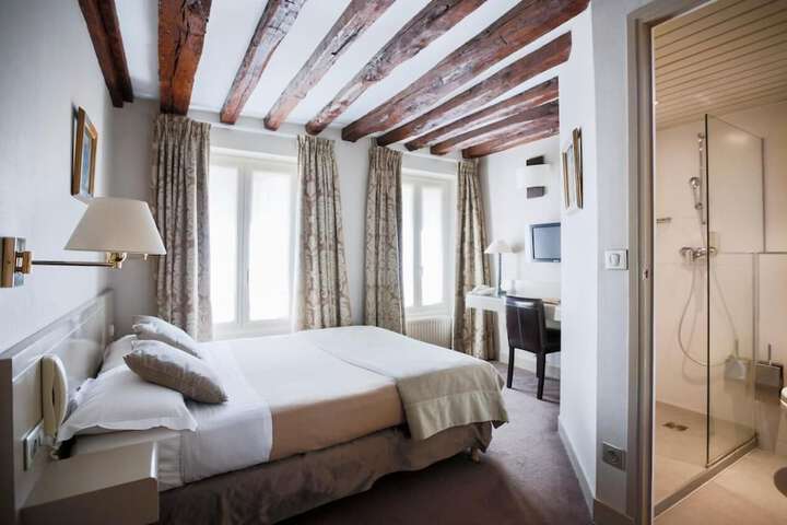 Room 17 of 29