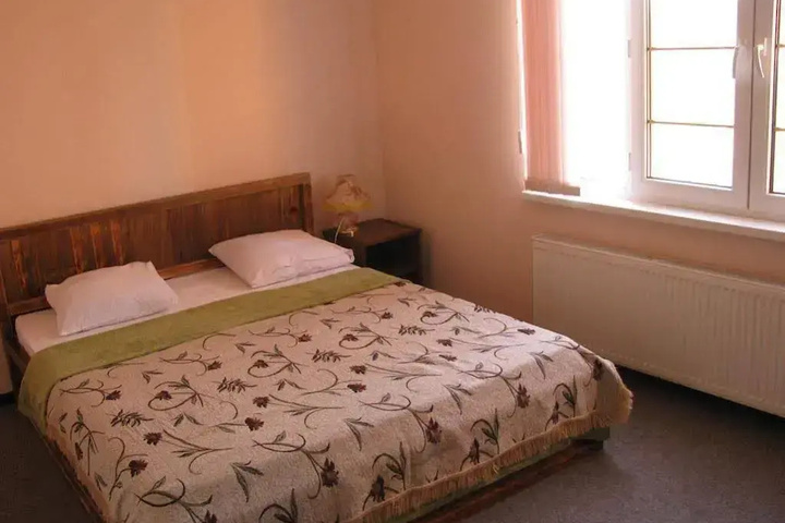 Room 4 of 22