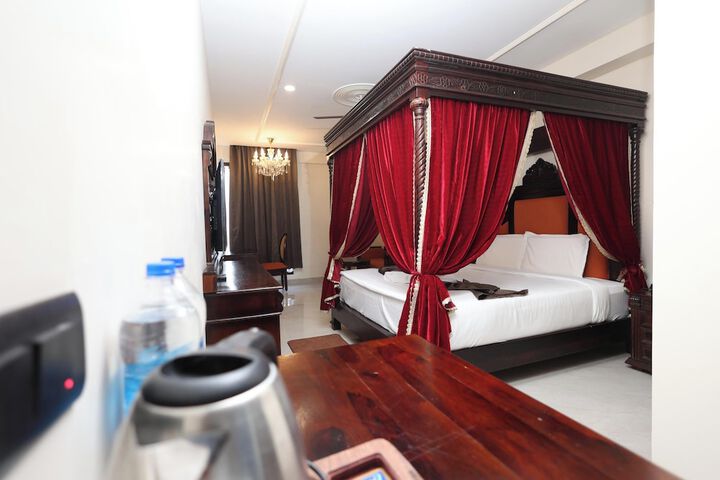 Room 79 of 136