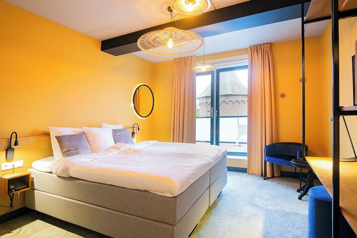 Room 44 of 110