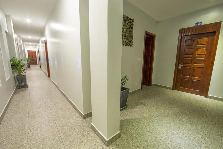 Lanting Hotel