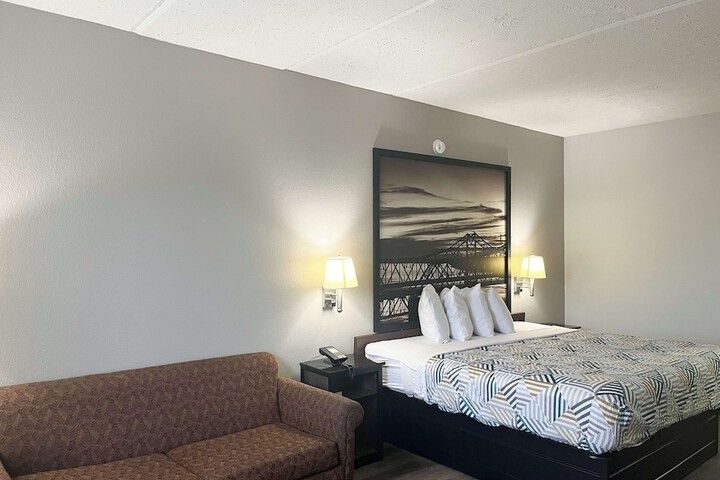 Room 4 of 21