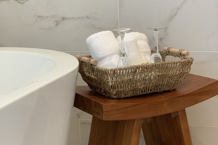 Private spa tub