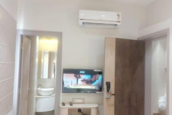 Room 6 of 25