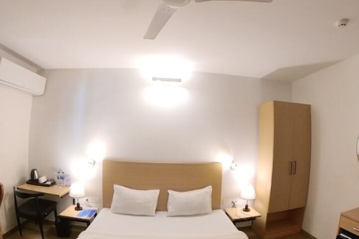 Room 18 of 49