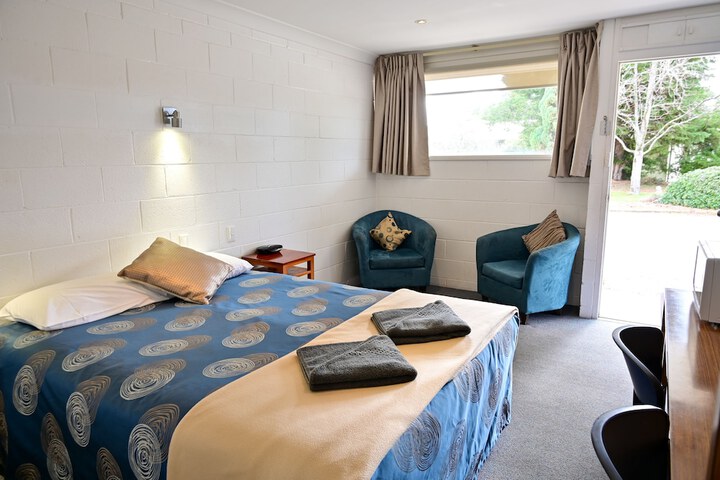 Room 9 of 60