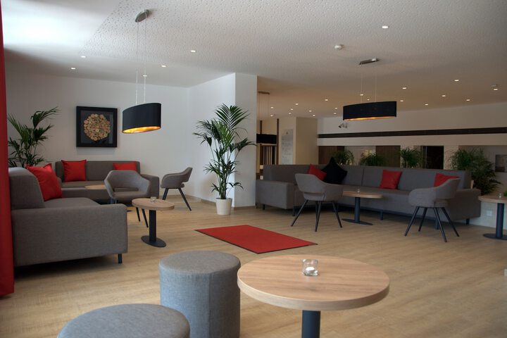Lobby lounge