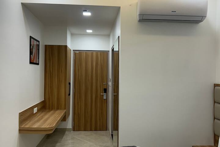 Room 8 of 13