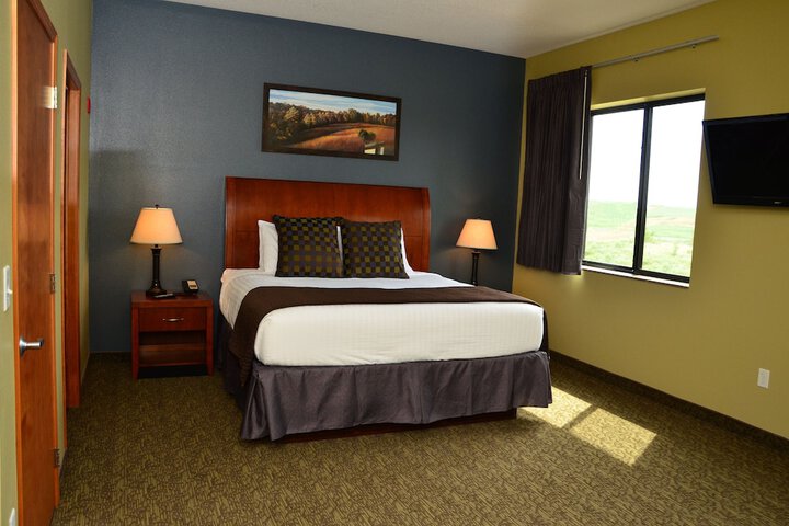 Single King Suite (7 of 8)