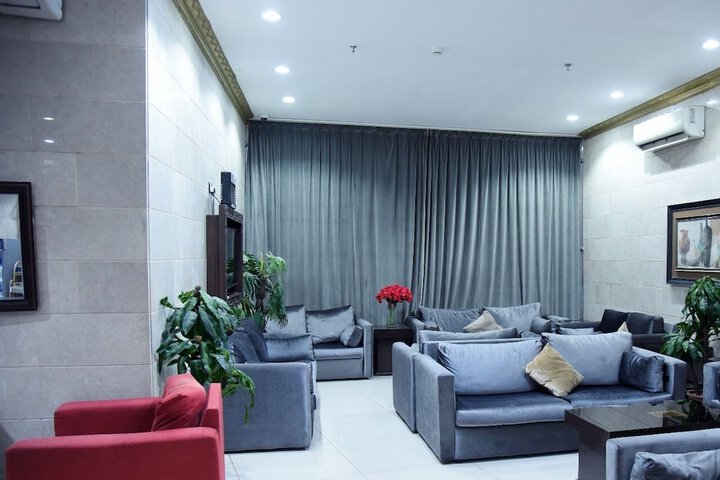 Hotel 85 of 117