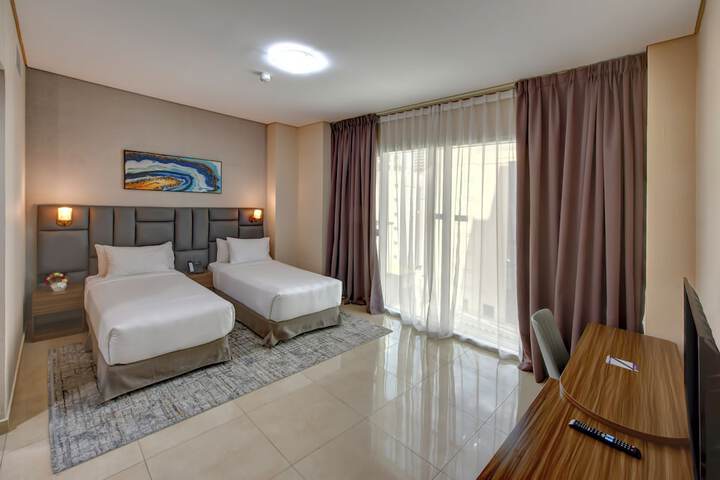 Room 13 of 77