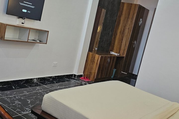 Room 5 of 40