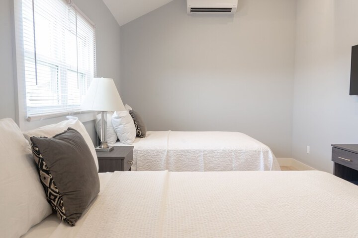Room 36 of 150