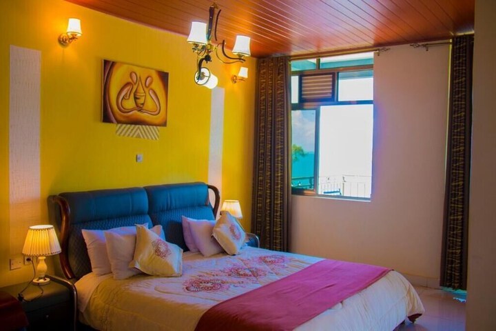 Room 4 of 44