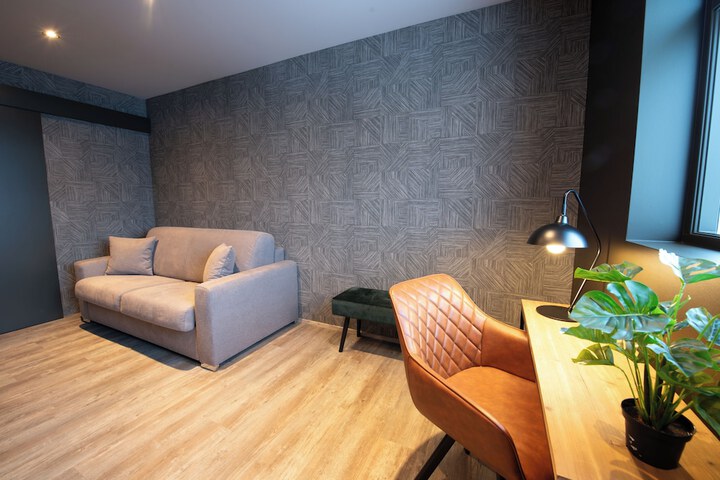 Room 44 of 65