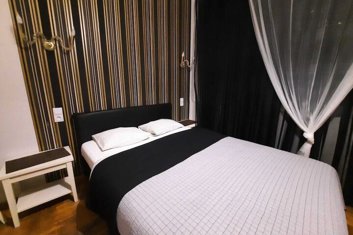 Room 64 of 159