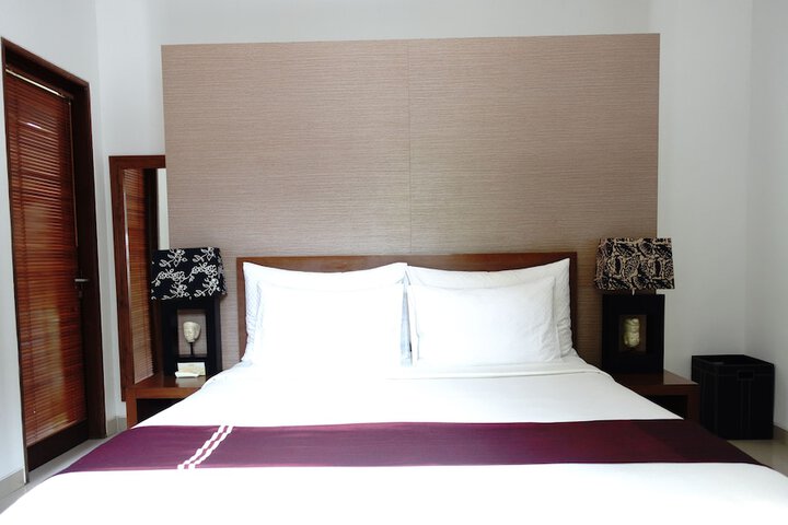 Room 2 of 26