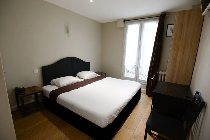 Room 16 of 79