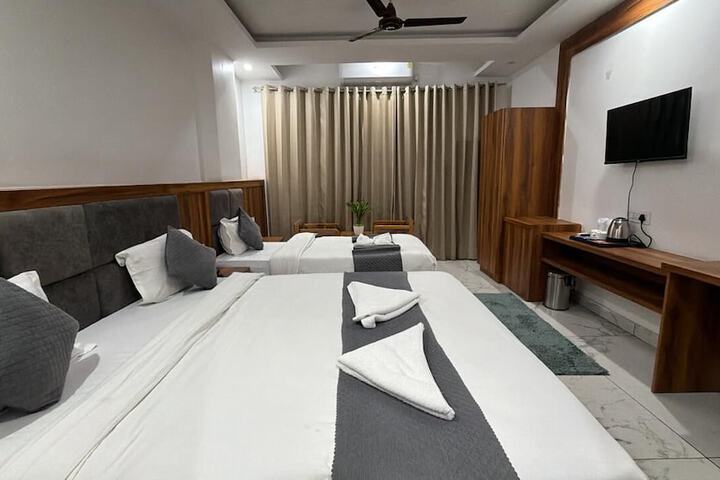 Room 19 of 33