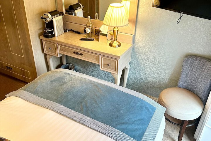 Room 14 of 32