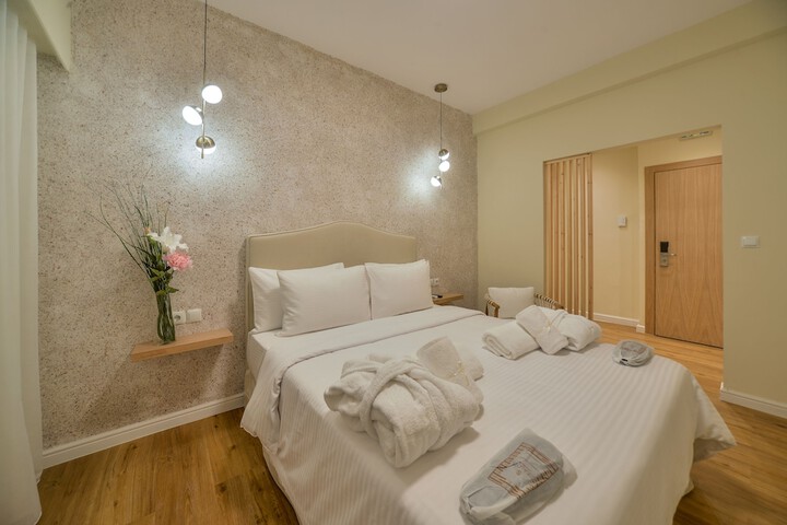 Room 43 of 100
