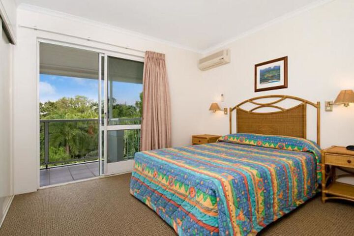 Room 2 of 37