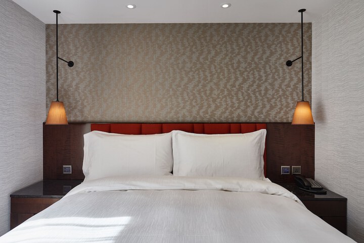 Room 4 of 41