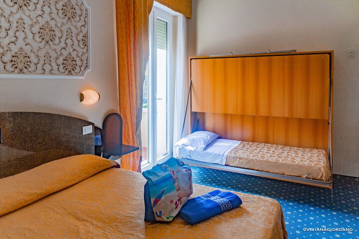 Room 2 of 42