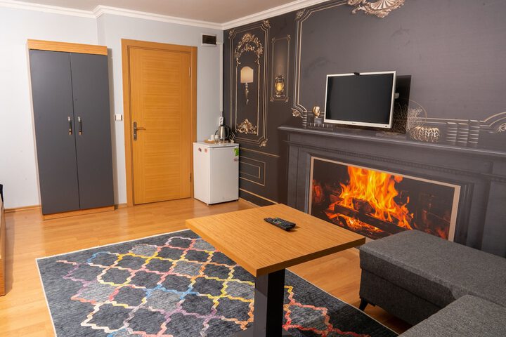Room 8 of 52