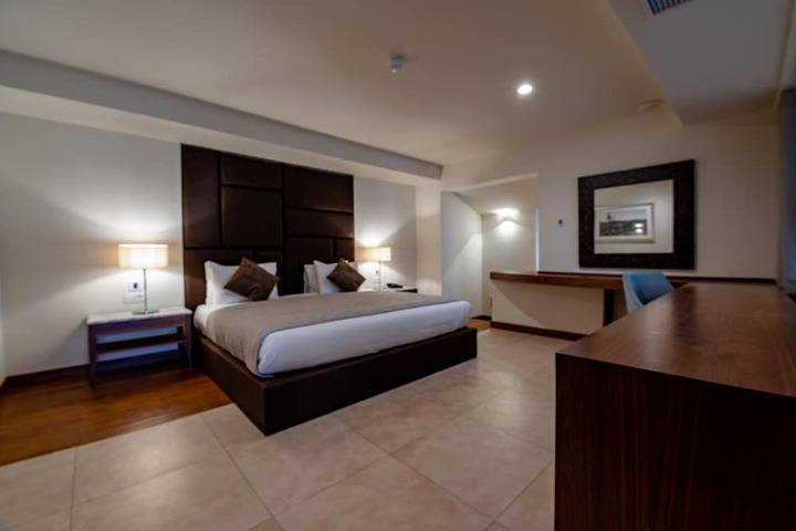 Room 10 of 113