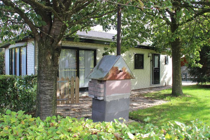 Uden Chalet With Scenic Terrace in Uden