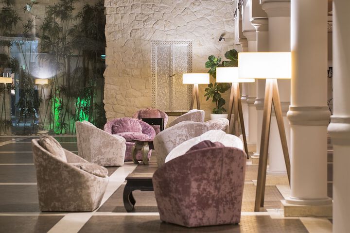 Guest Lobby