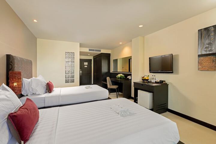 Room 4 of 26